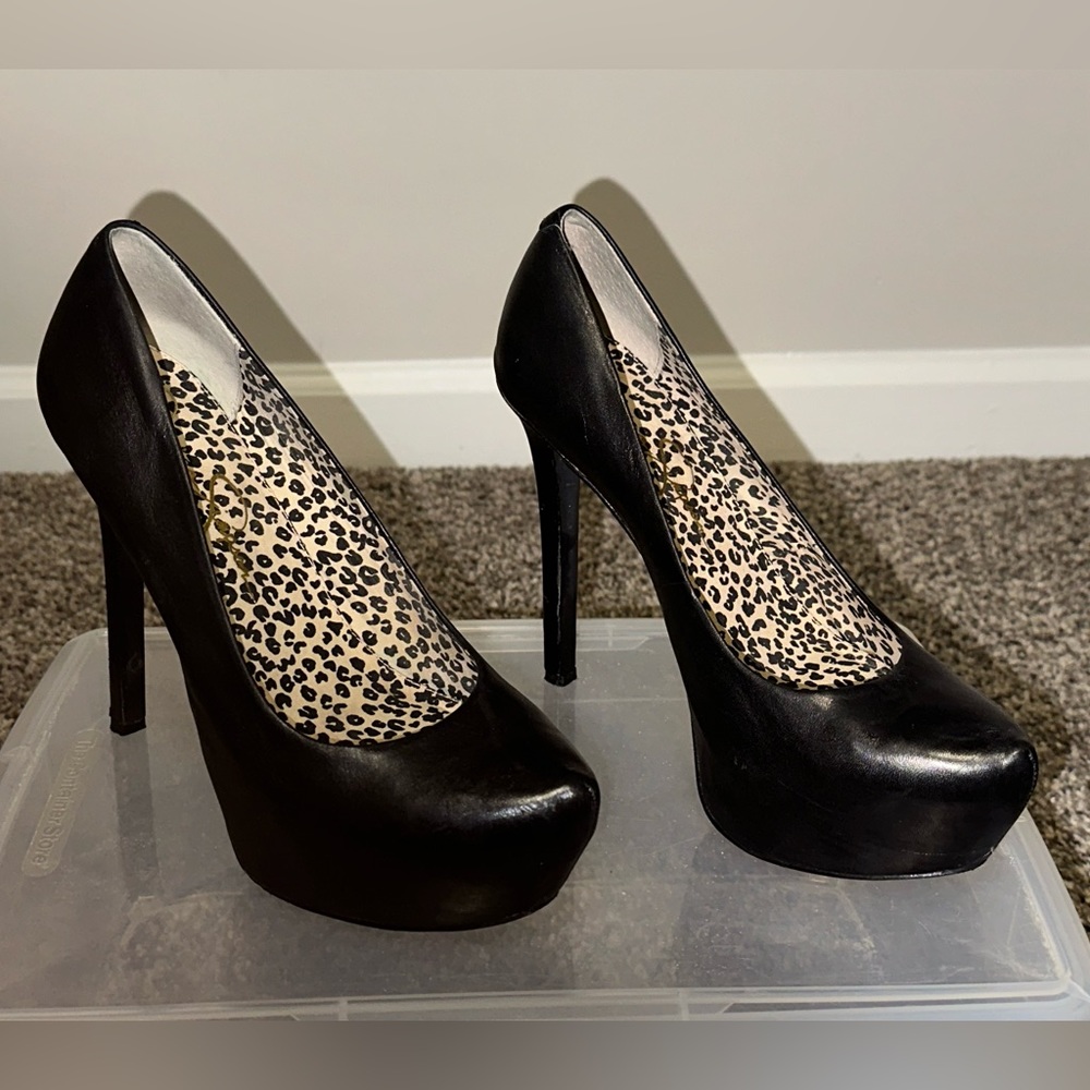 Jessica Simpson Hidden Platform Pumps